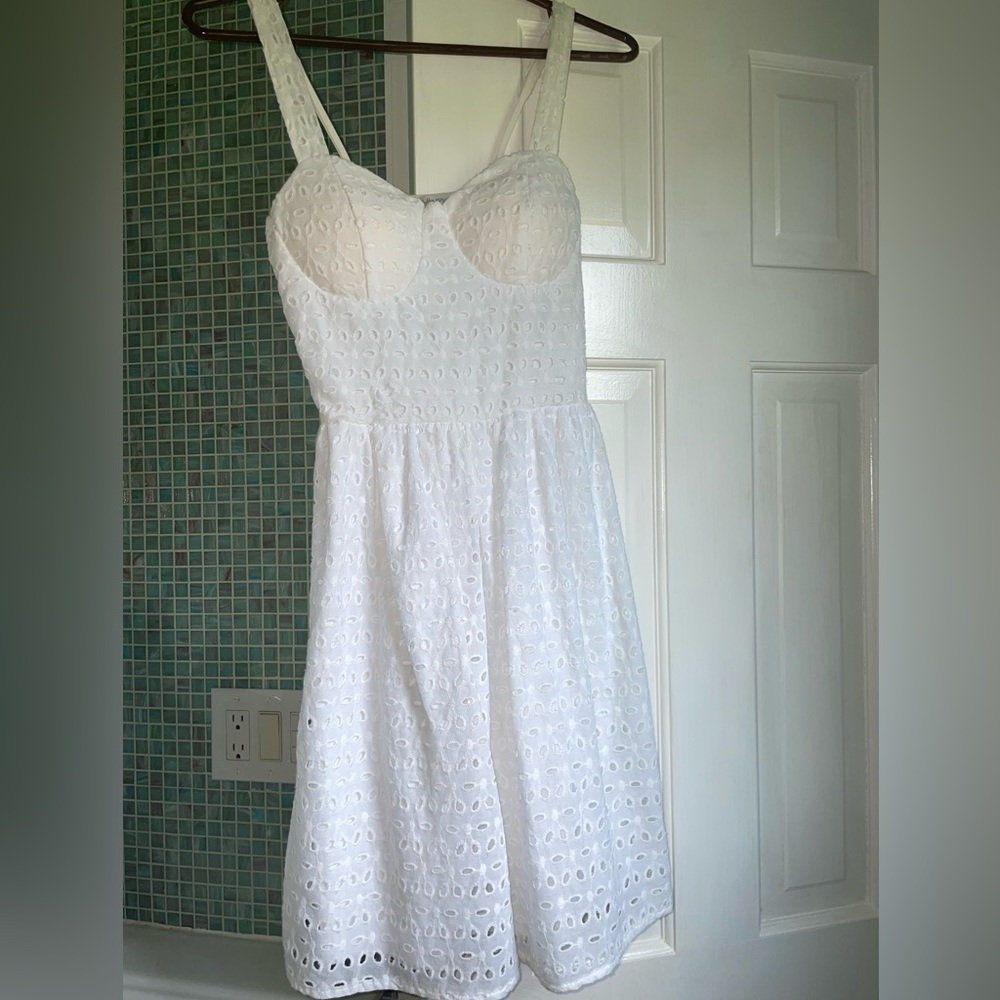 Women’s Keyhole Pattern Bustier White Summer Dress